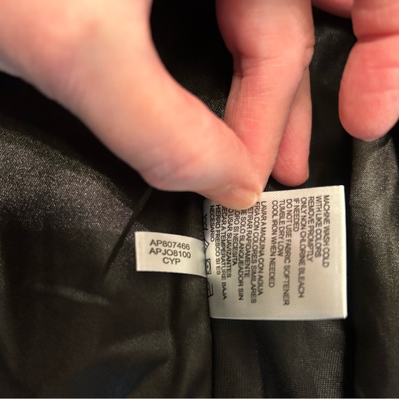 NWT Andrew Marc Women’s Quilted Fitted Vest Size Medium - Picture 11 of 12